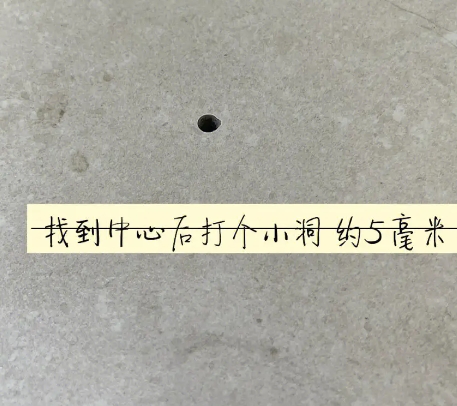 罗甸瓷砖空鼓维修公司专业解答在瓷砖铺贴过程中，如果砂料搅拌不均匀，将会带来以下问题